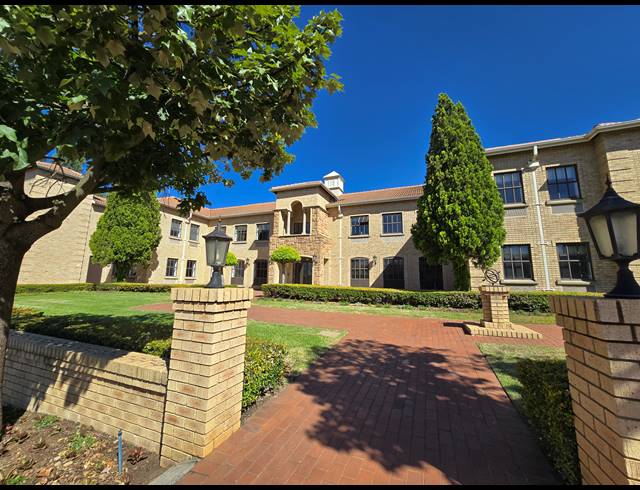 470M² OFFICE TO LET IN BRYANSTON